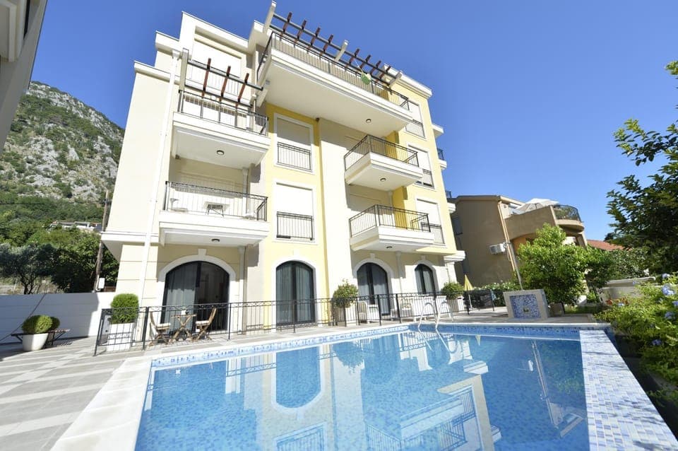 Property building, Facade/entrance, Swimming pool