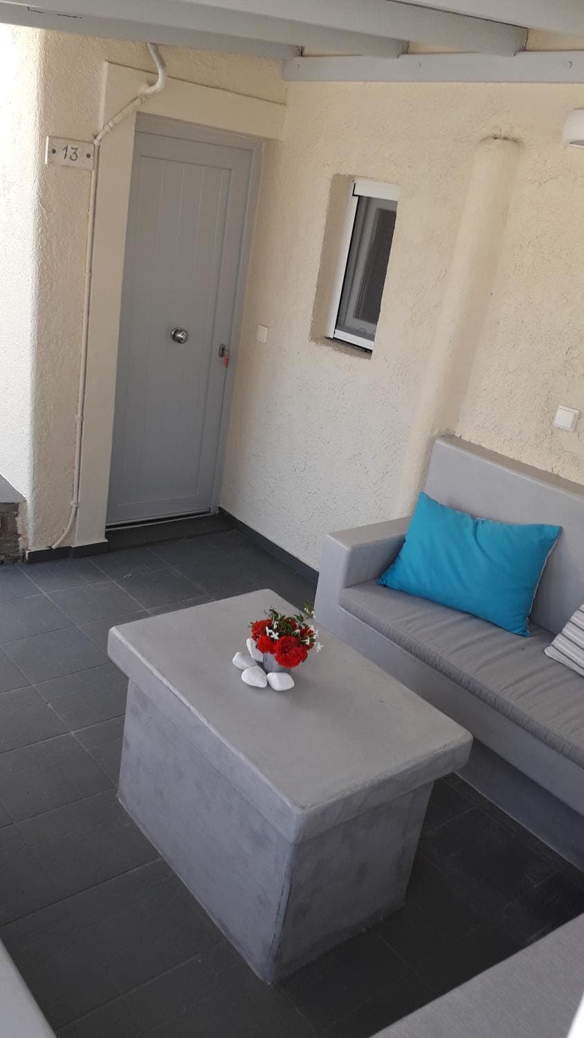 Patio, Facade/entrance, Garden, Balcony/Terrace, Garden view