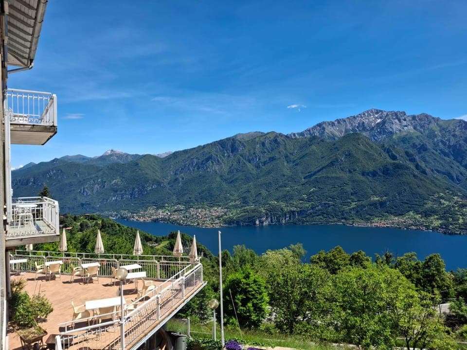 Property building, Restaurant/places to eat, Breakfast