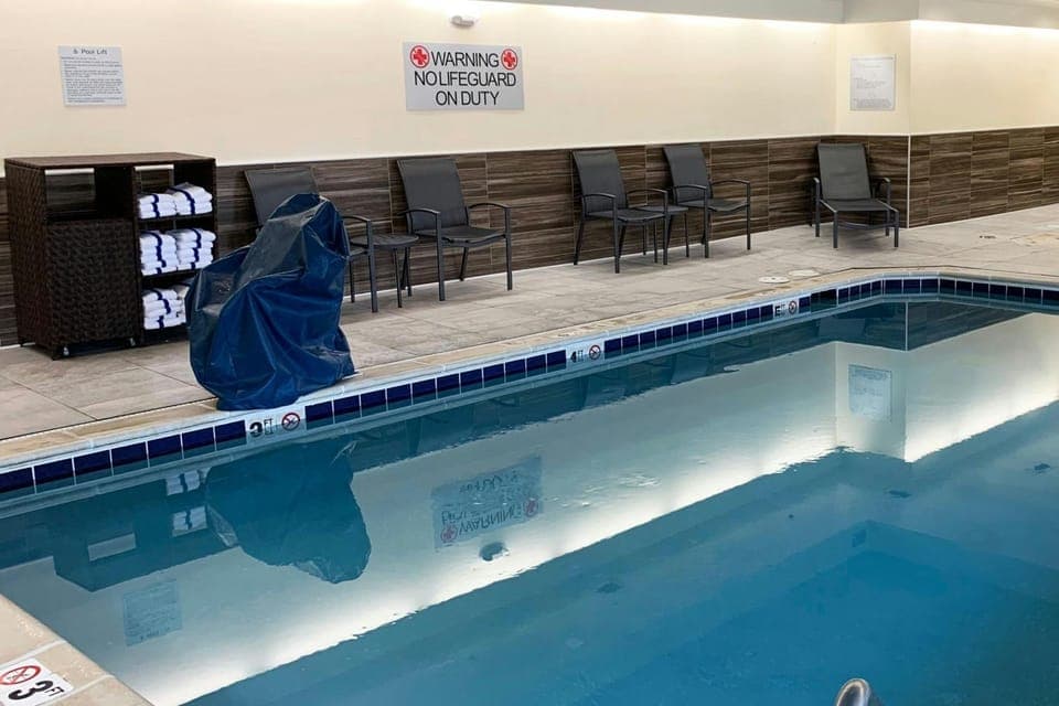 Swimming pool