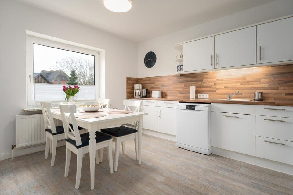 Coffee/tea facilities, Kitchen or kitchenette, Dining area, dishwasher, minibar, pet friendly, stove, kitchen