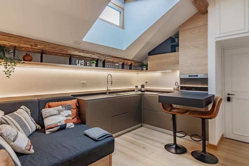 Kitchen or kitchenette, Living room