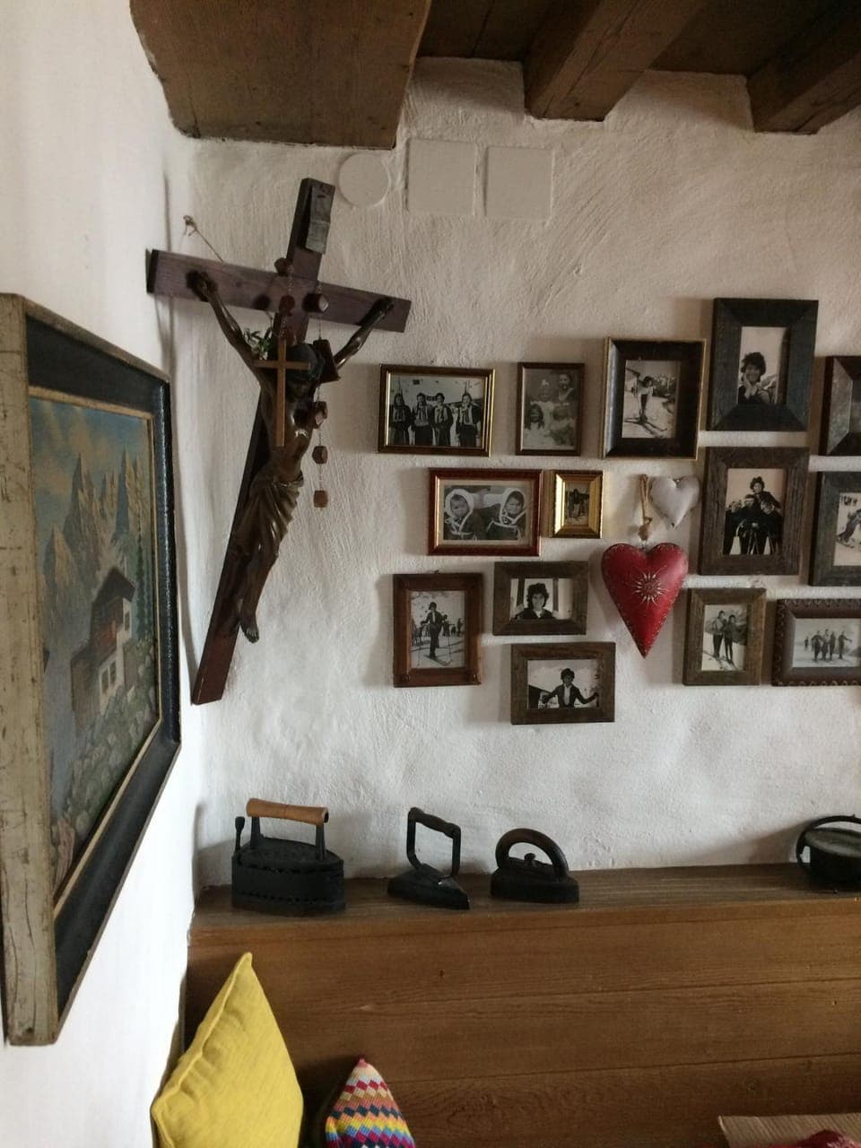 Decorative detail, Area and facilities