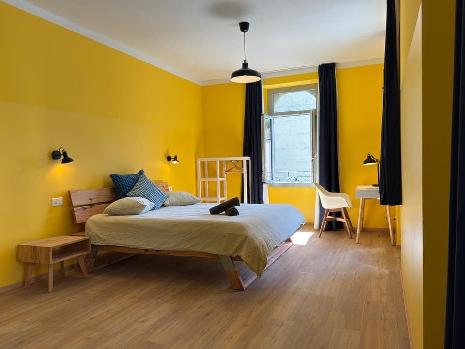 Photo of the whole room, Bedroom