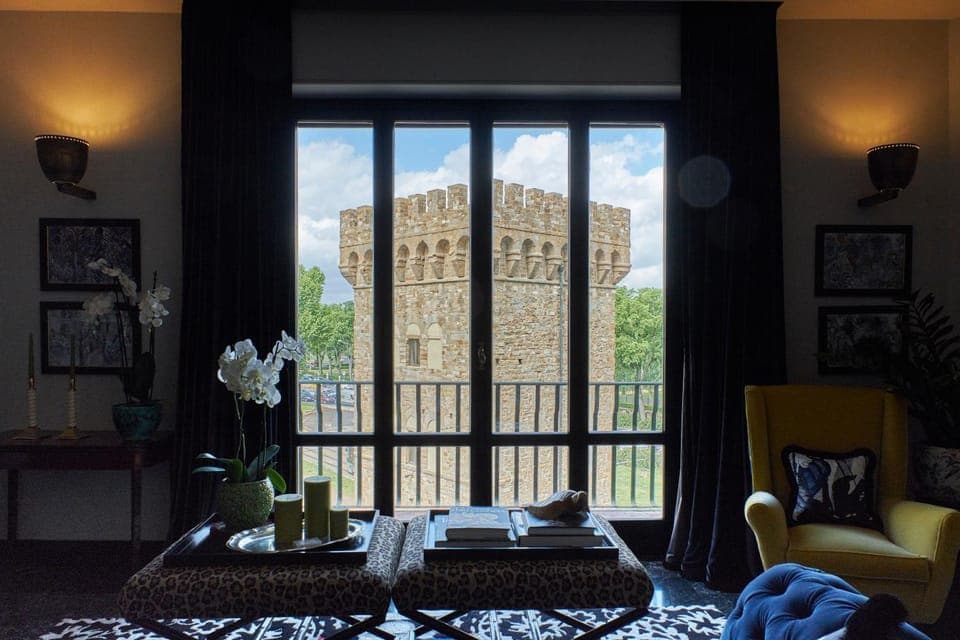 Communal lounge/ TV room, Landmark view