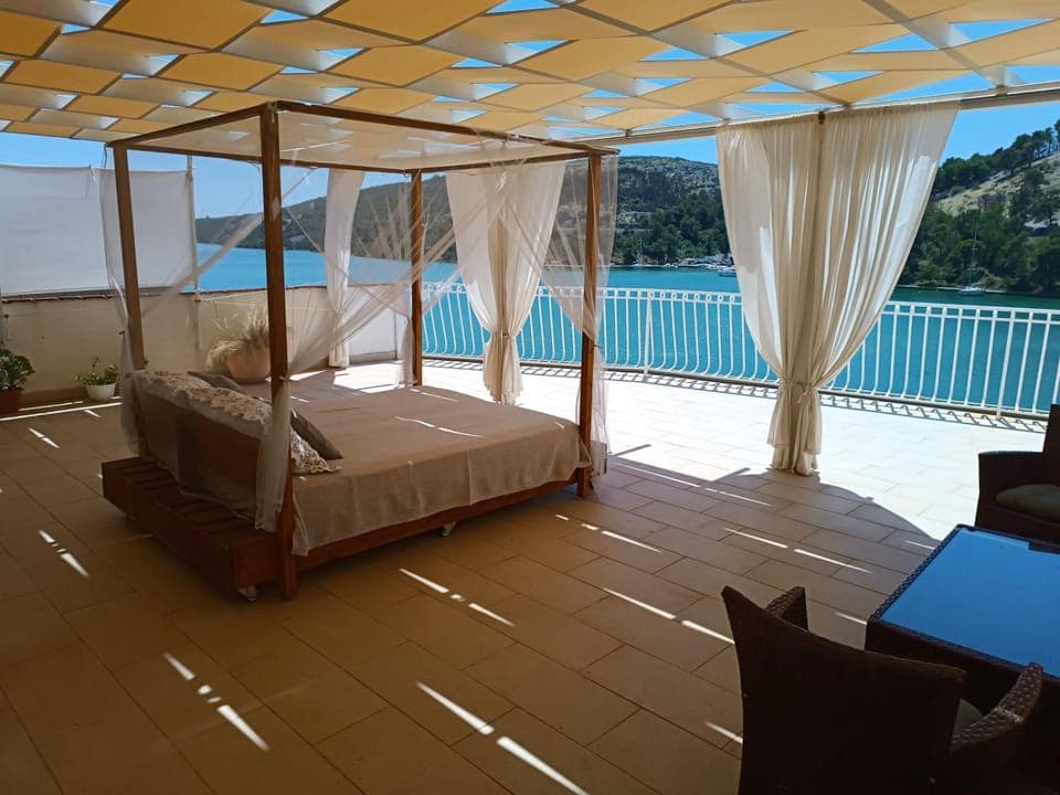 View (from property/room), Balcony/Terrace, Seating area