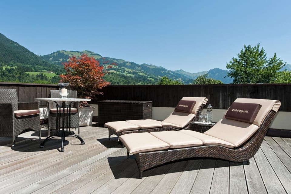 View (from property/room), Balcony/Terrace, Mountain view, sunbed
