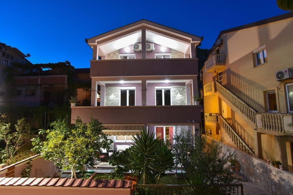 Property building, View (from property/room)