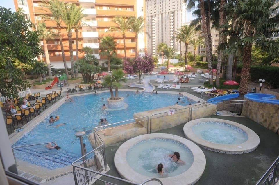 Swimming pool, Swimming pool