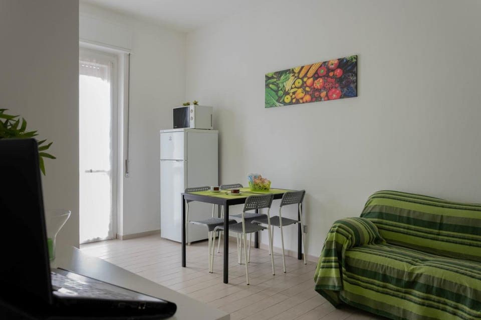 Communal lounge/ TV room, Communal kitchen