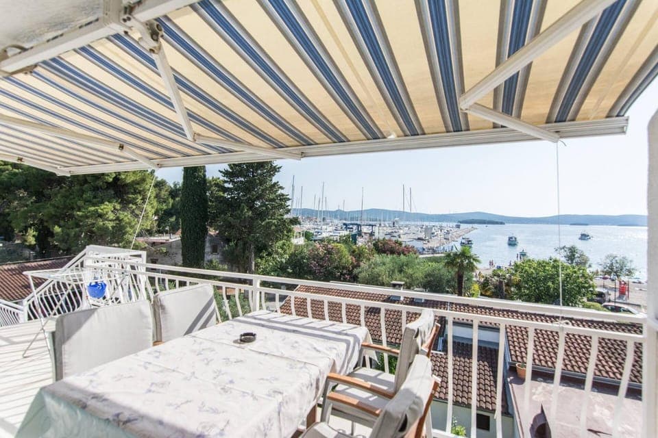 Balcony/Terrace, Dining area, Beach, Garden view