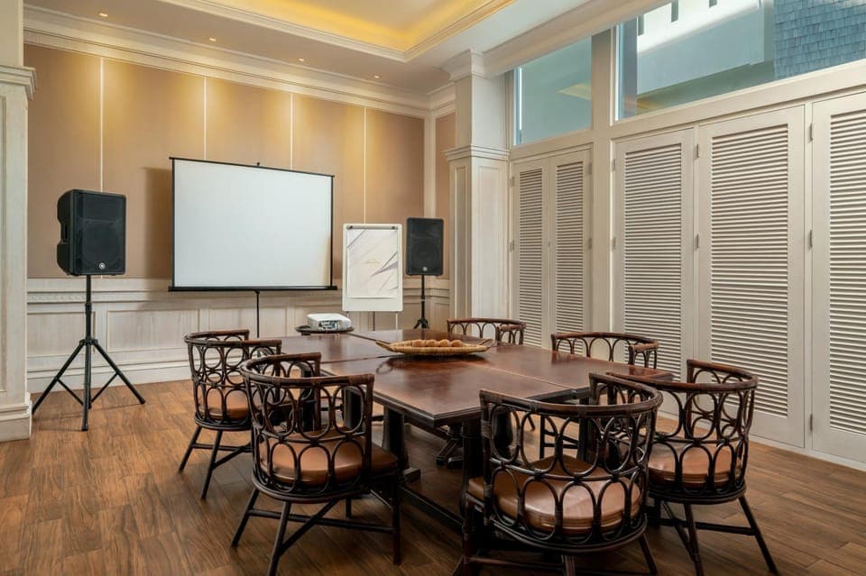 Meeting/conference room