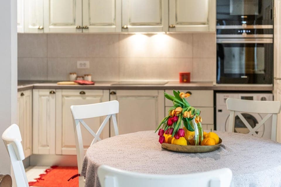 Kitchen or kitchenette, Dining area, Food, minibar, pet friendly, stove