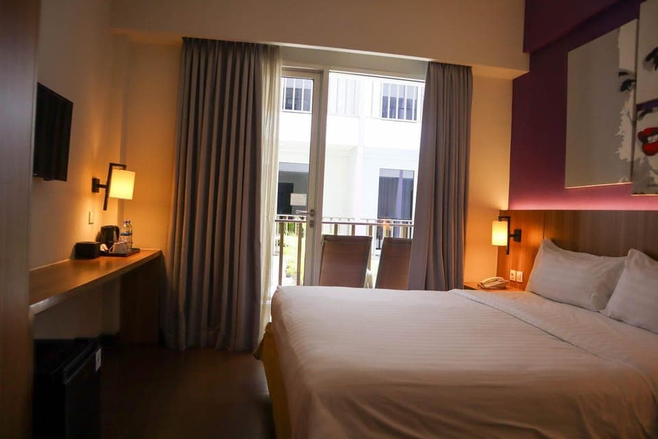 TV and multimedia, Photo of the whole room, Bedroom