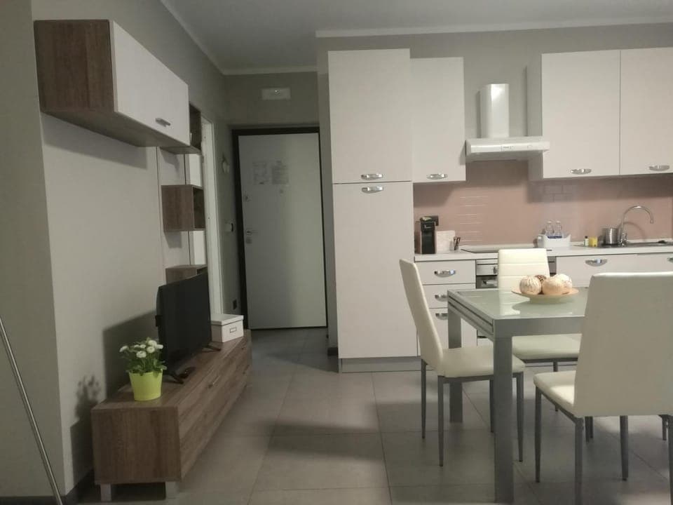 TV and multimedia, Kitchen or kitchenette, Living room