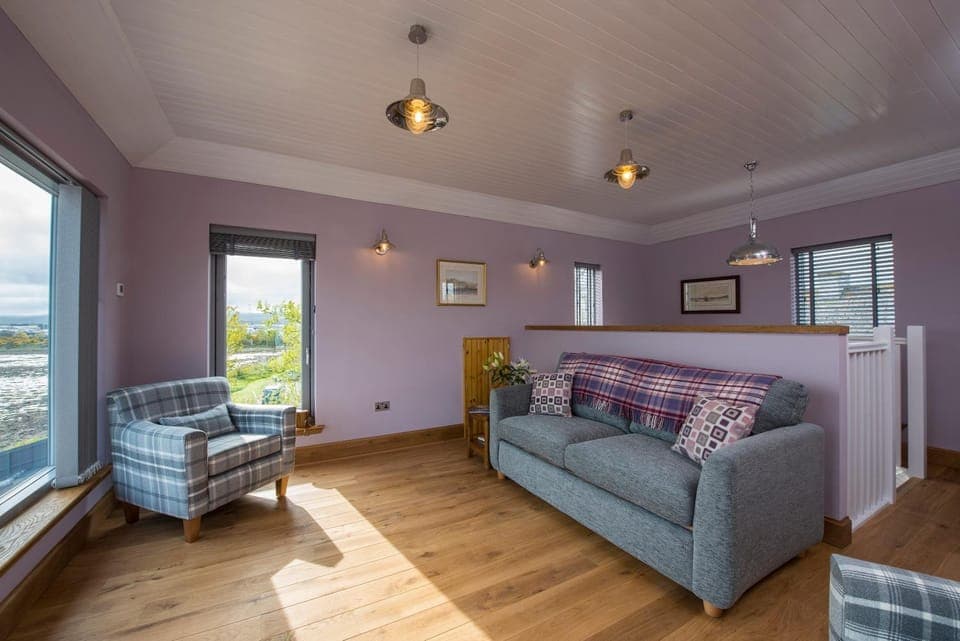 Nearby landmark, Neighbourhood, Natural landscape, Living room, Seating area, Bedroom, Garden view, Landmark view, Sea view, Family