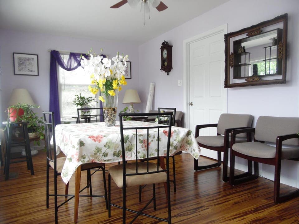 Seating area, Dining area, Internal: Not applicable to any particular room