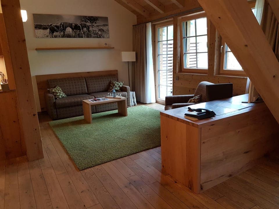 Living room, Seating area