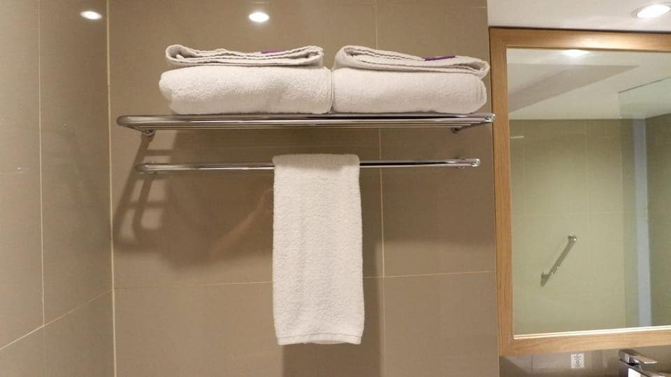Shower, Bathroom, towels