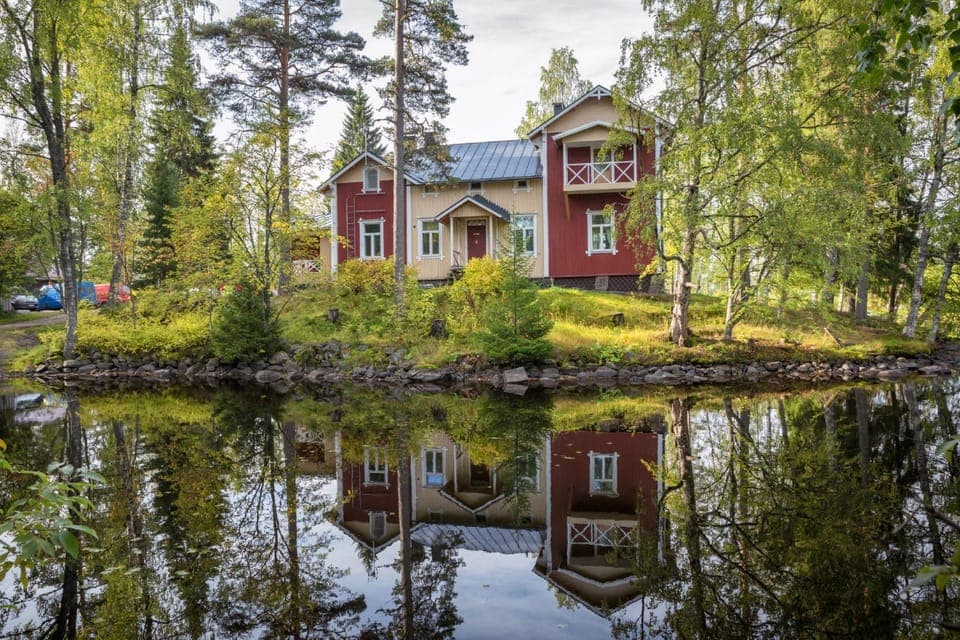 Property building, Natural landscape, Lake view