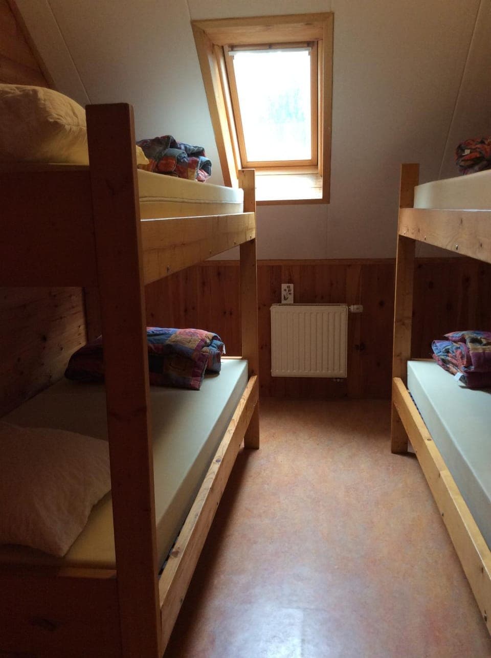 Bedroom, bunk bed