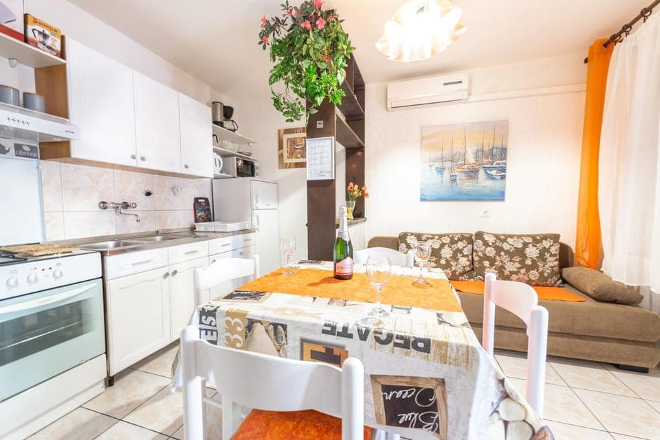Kitchen or kitchenette, Living room, Dining area