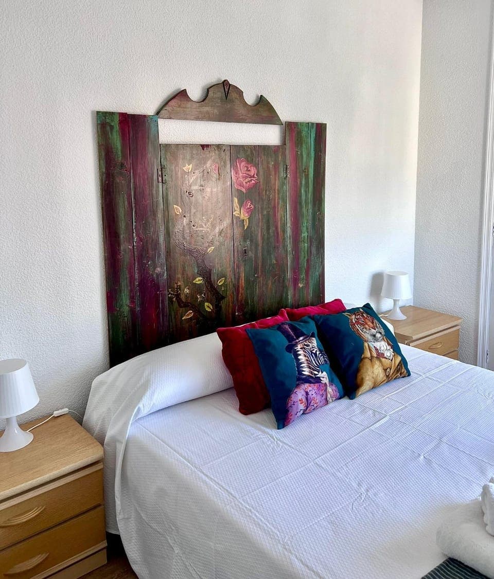 Bed, Photo of the whole room, Bedroom