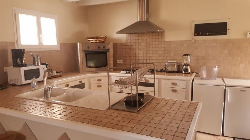 Property building, Kitchen or kitchenette