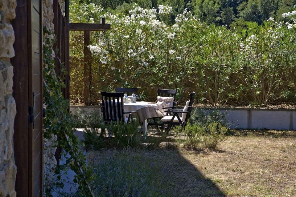 Property building, Balcony/Terrace, Dining area