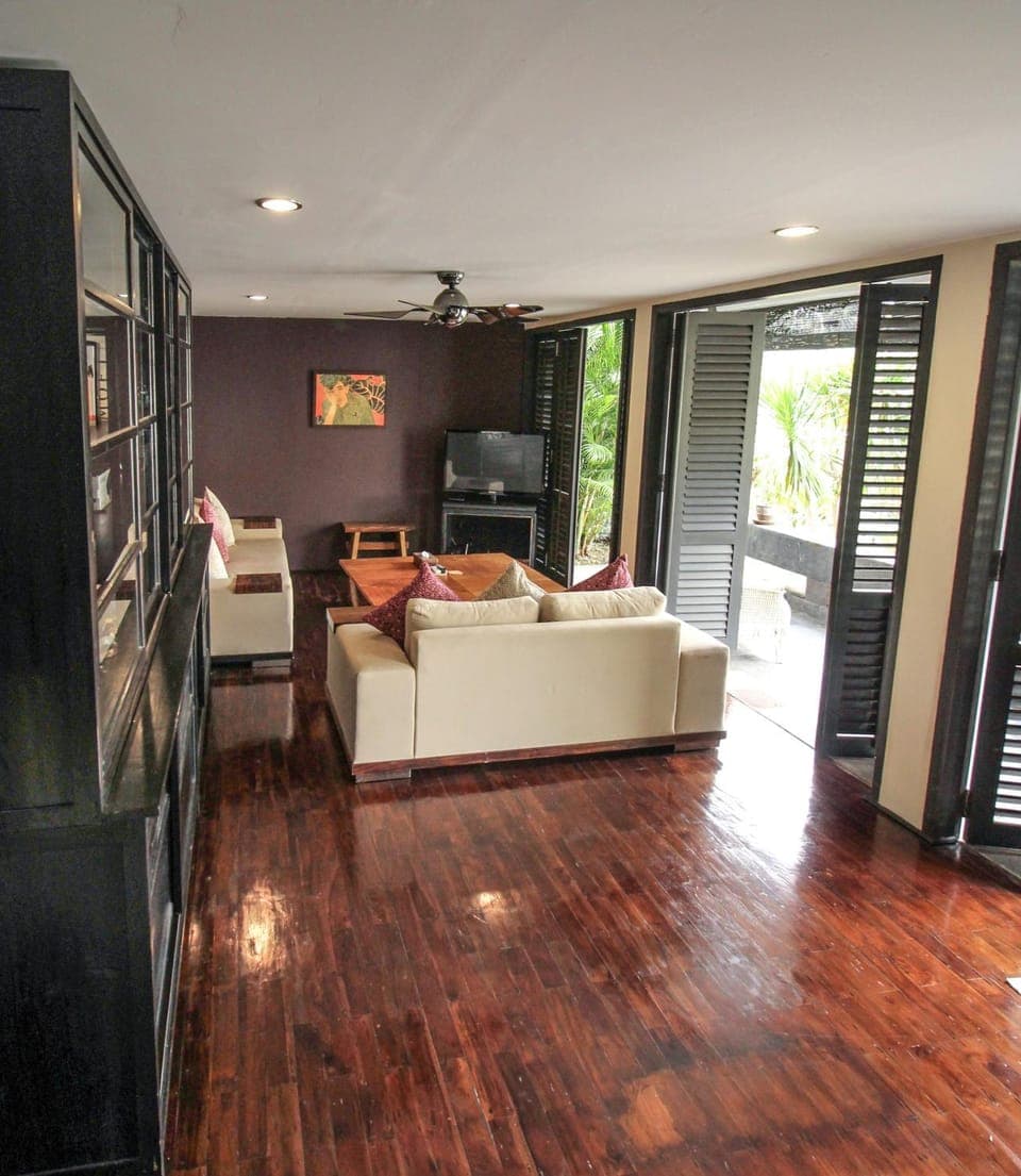 Library, Living room