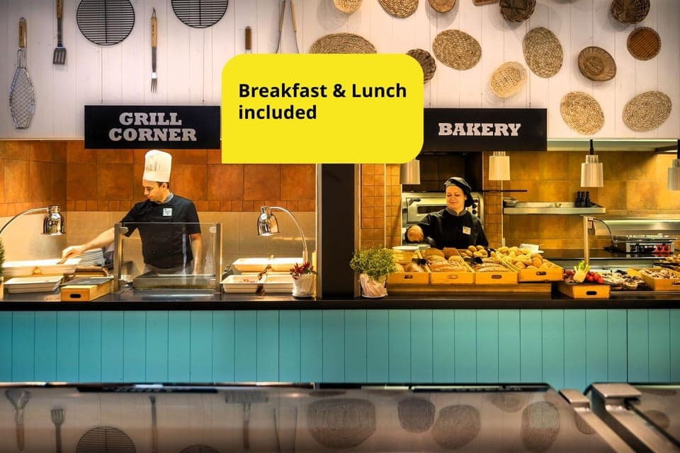 Restaurant/places to eat, Buffet breakfast