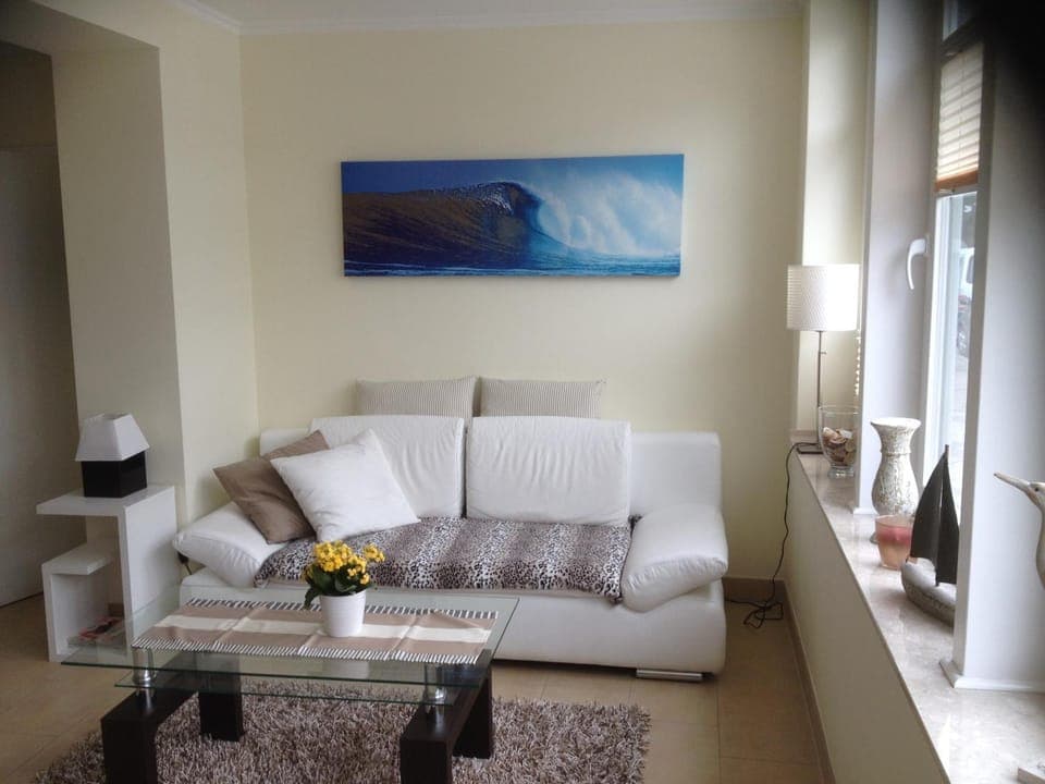 Living room, Photo of the whole room, Decorative detail