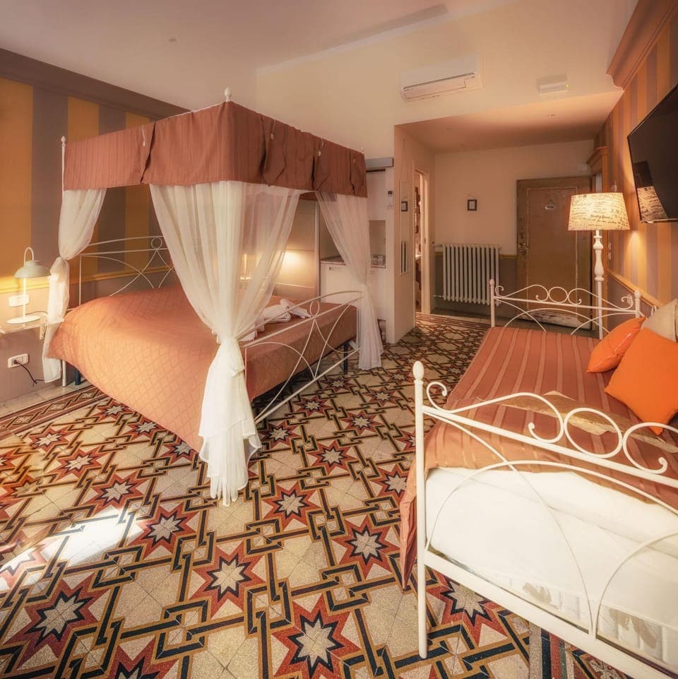 View (from property/room), Photo of the whole room