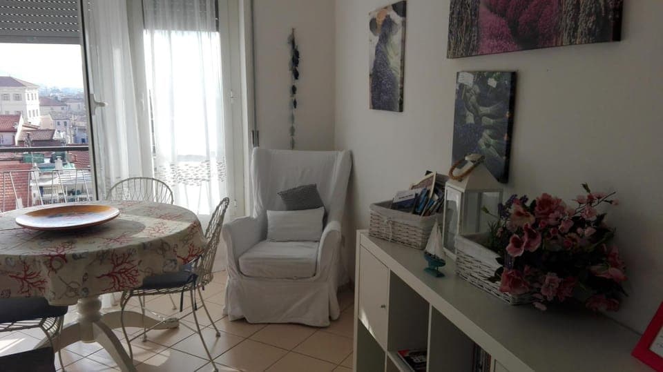 Library, Seating area, Dining area