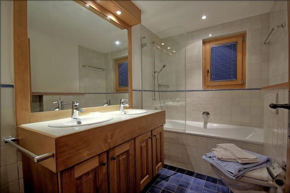 Bathroom, Bath
