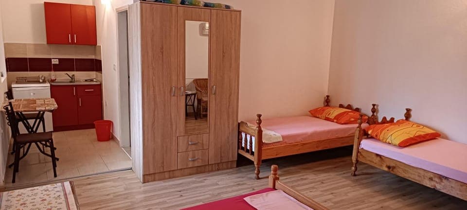 Bed, Kitchen or kitchenette, Bedroom, towels, wardrobe