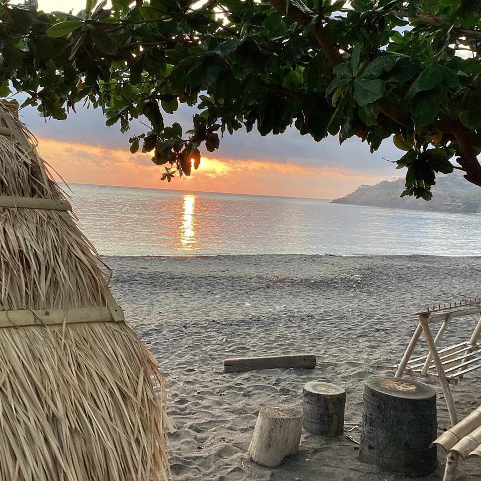 Restaurant/places to eat, Natural landscape, Beach, Swimming pool, Sunrise