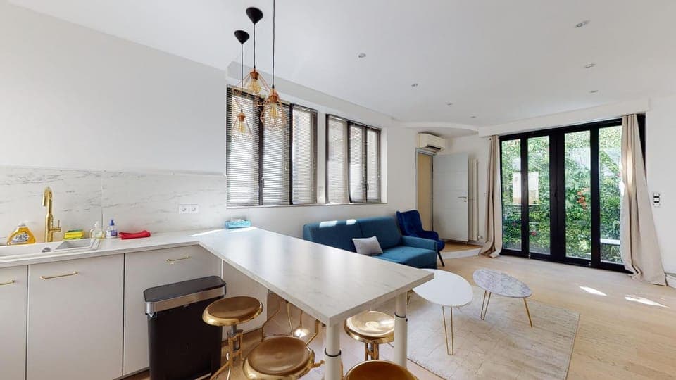 Kitchen or kitchenette, Living room