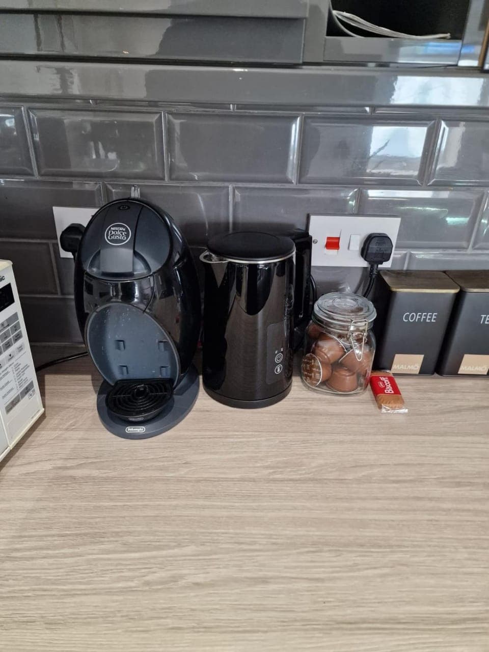 Coffee/tea facilities, Kitchen or kitchenette