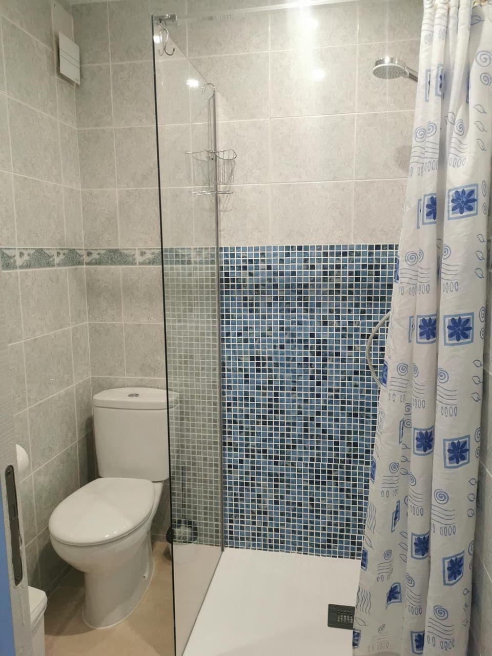 Shower, Bathroom, towels