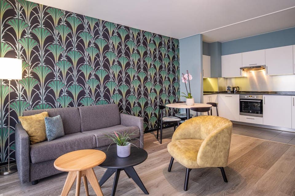 Living room, Seating area, Dining area