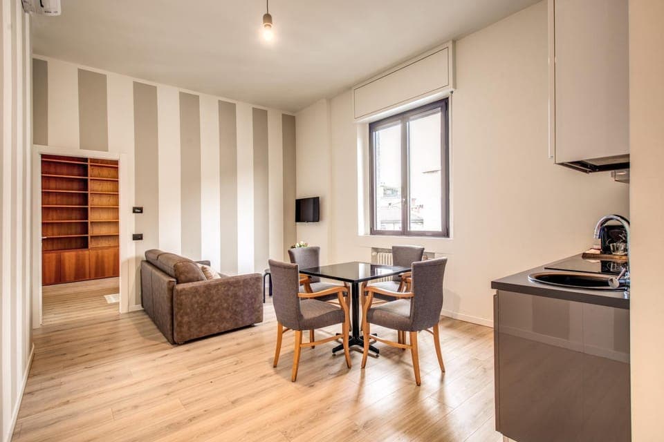 Kitchen or kitchenette, Living room, Dining area