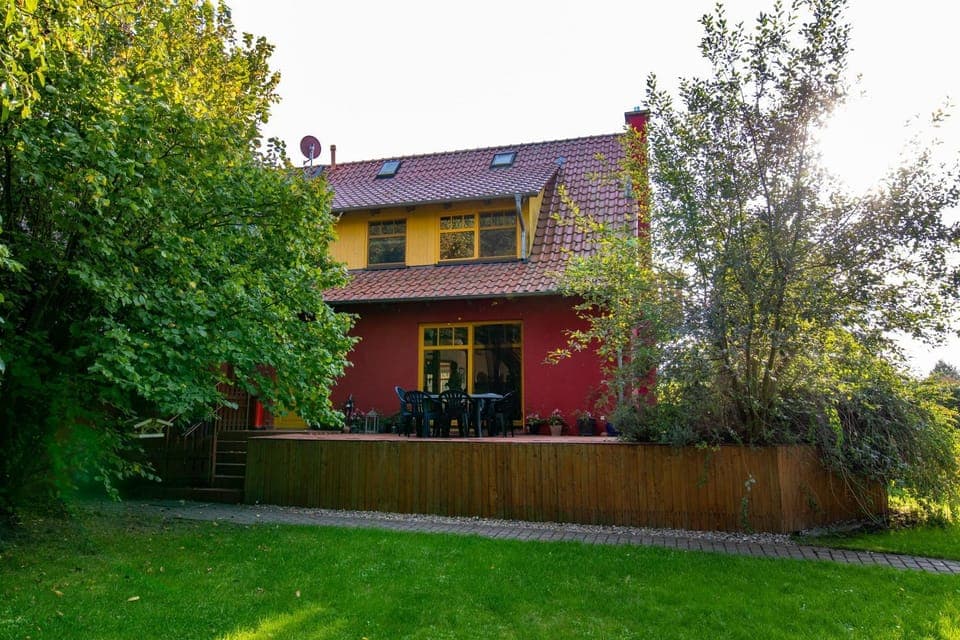 Property building, Garden, Garden view