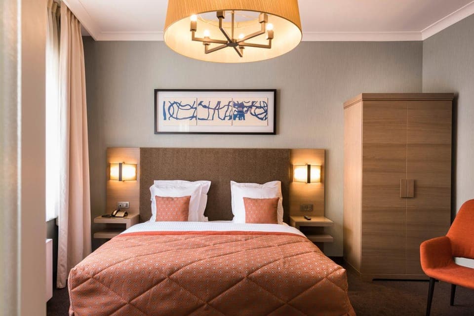 Bed, Photo of the whole room, Bedroom