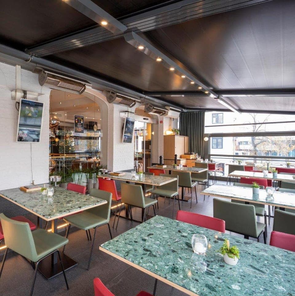 Restaurant/places to eat, Seating area