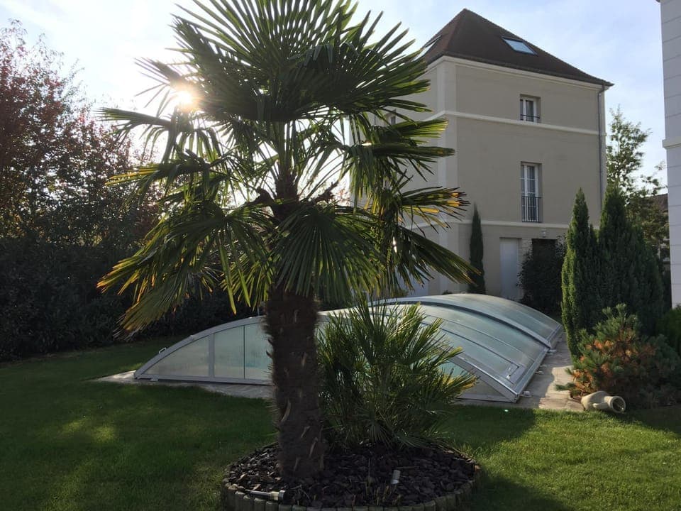 Facade/entrance, Garden view