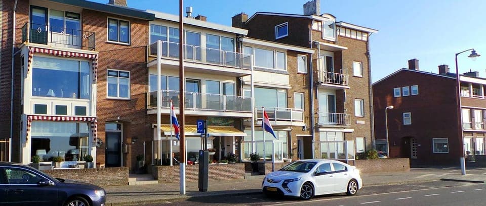 Property building, Neighbourhood