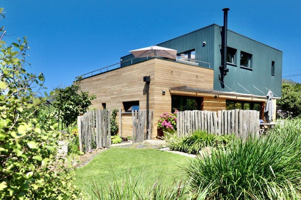 Property building, Garden