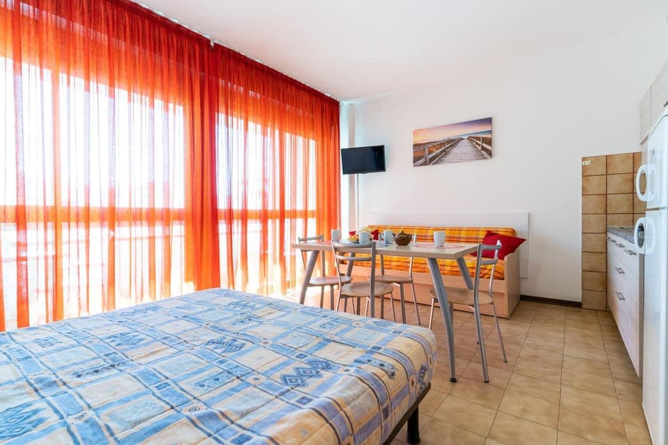 Living room, Dining area, Bedroom, kitchen