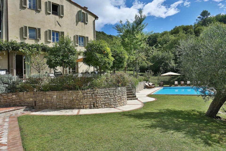 Property building, Garden, Swimming pool